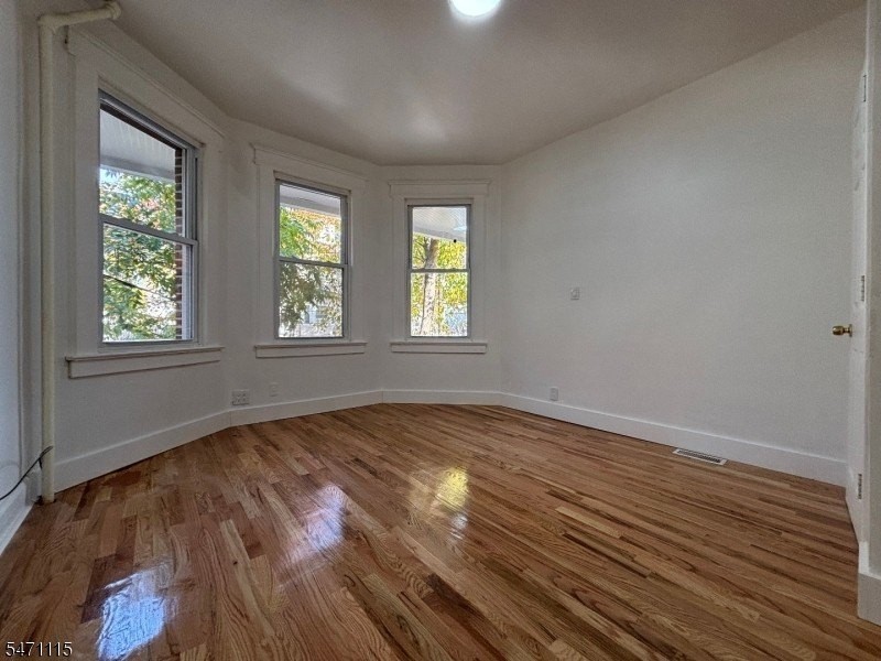 1084 Anna St #1 - Photo 4 of 9