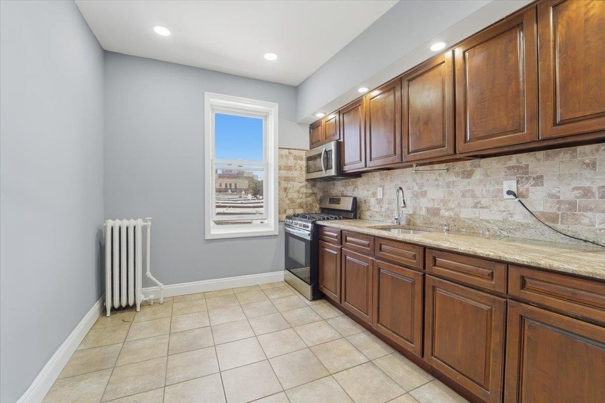 6045 Kennedy Blvd E #E4 - Photo 7 of 24