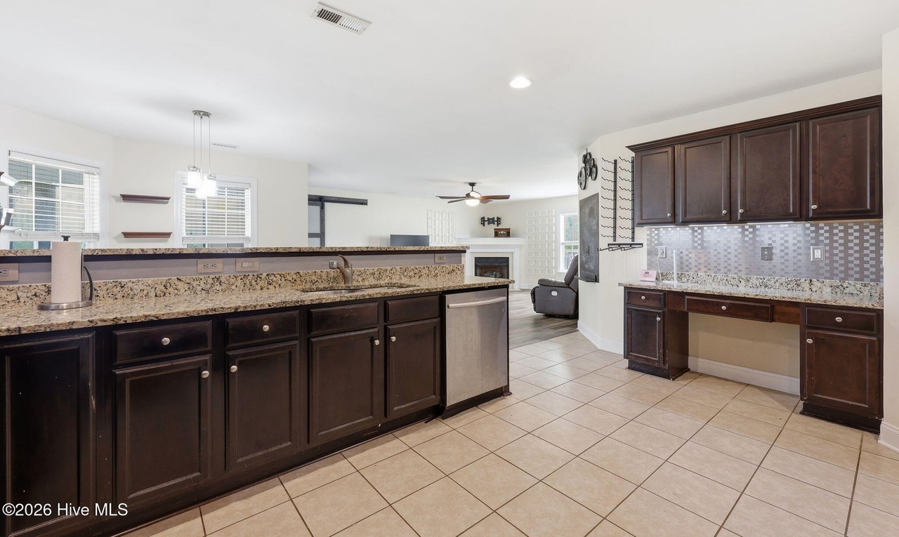 803 Canvas Ct - Photo 5 of 49