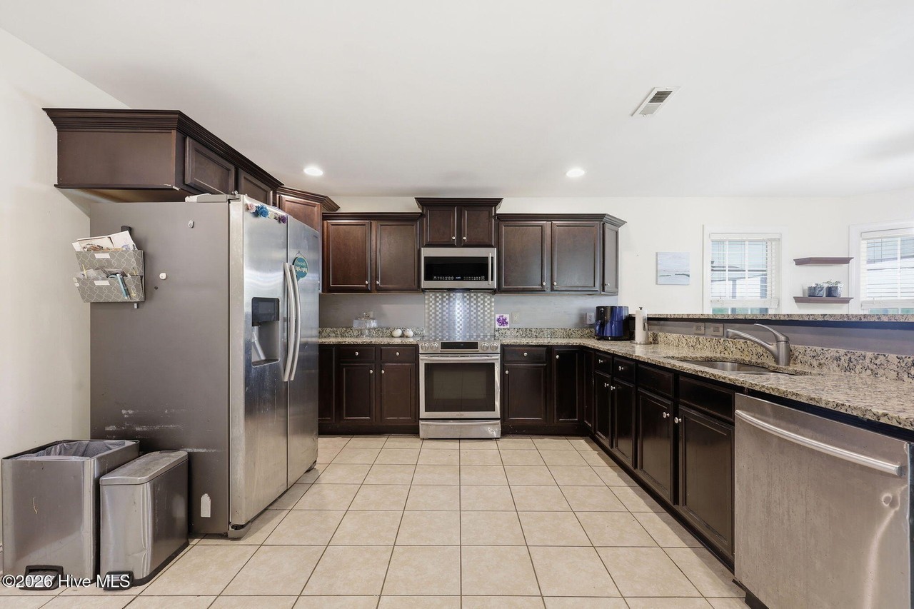 803 Canvas Ct - Photo 6 of 49