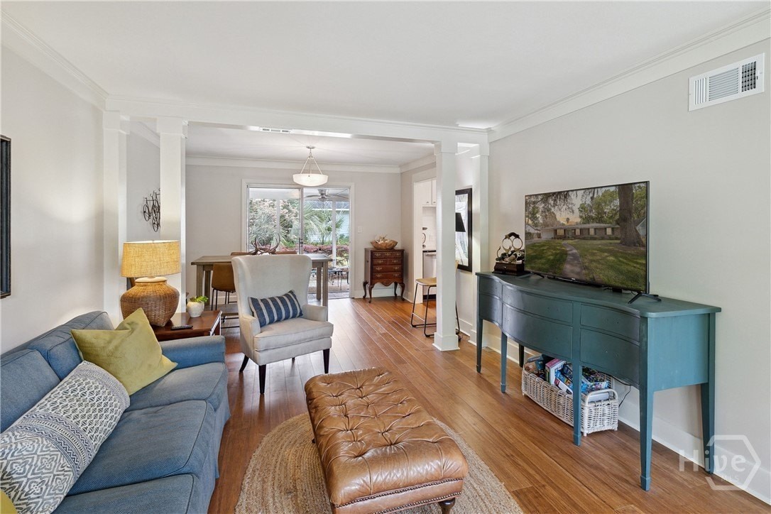 32 Romney Pl - Photo 5 of 50