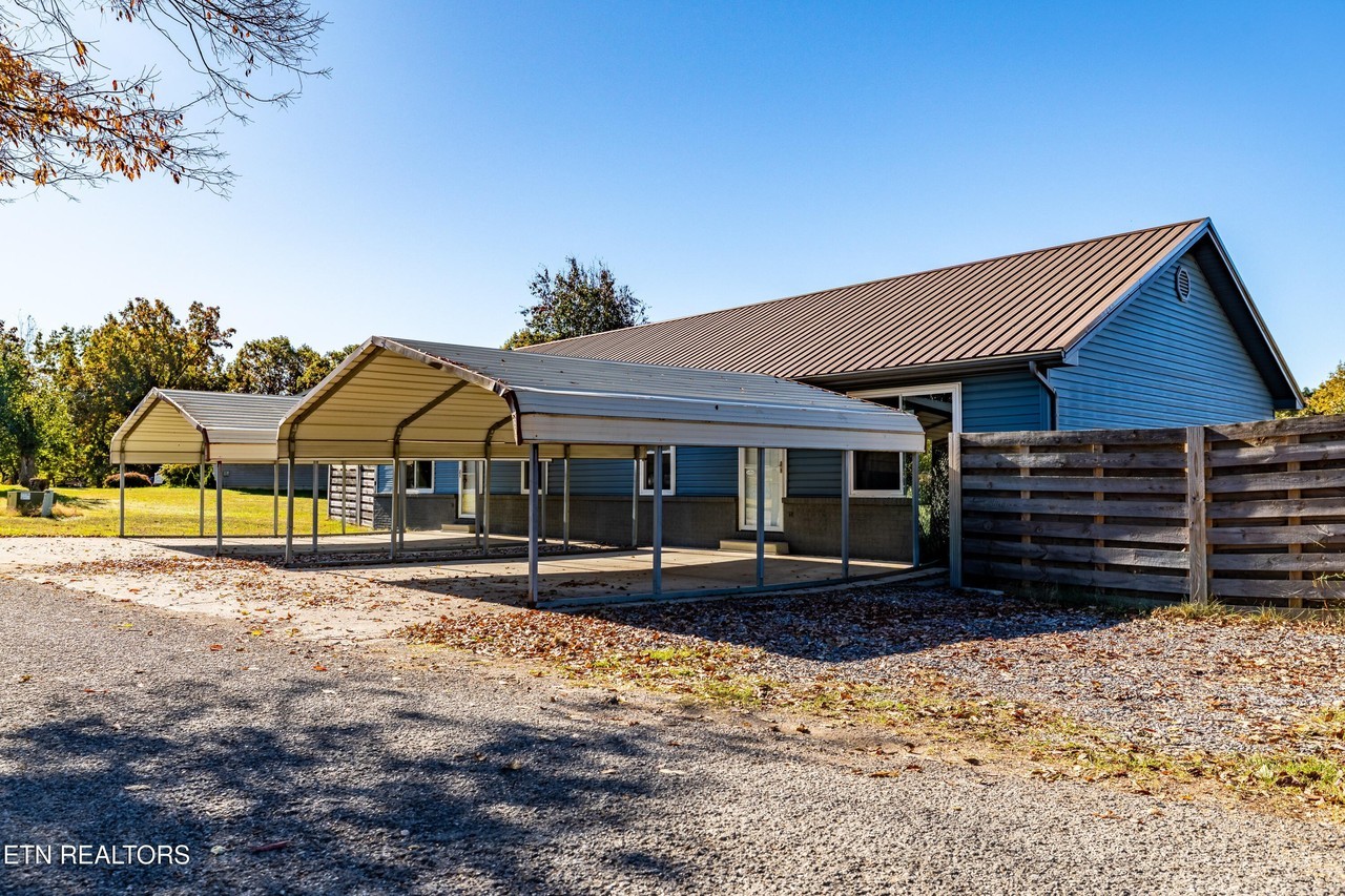 215 Carr Rd - Photo 2 of 26
