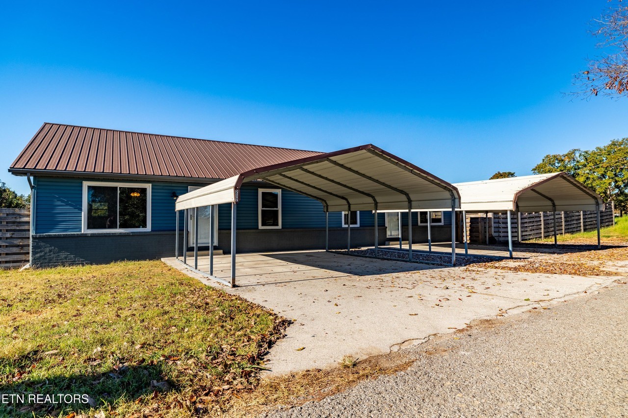 217 Carr Rd - Photo 3 of 6