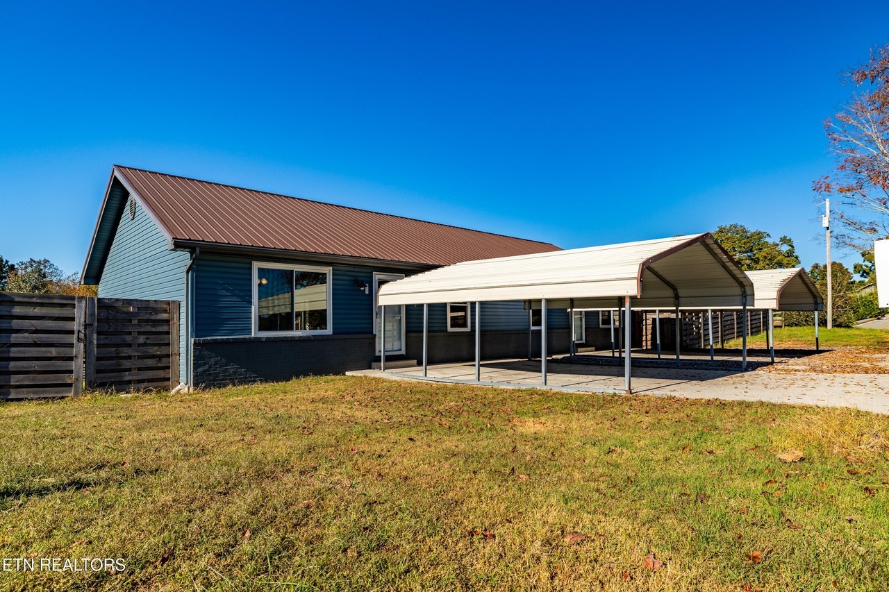 217 Carr Rd - Photo 4 of 6