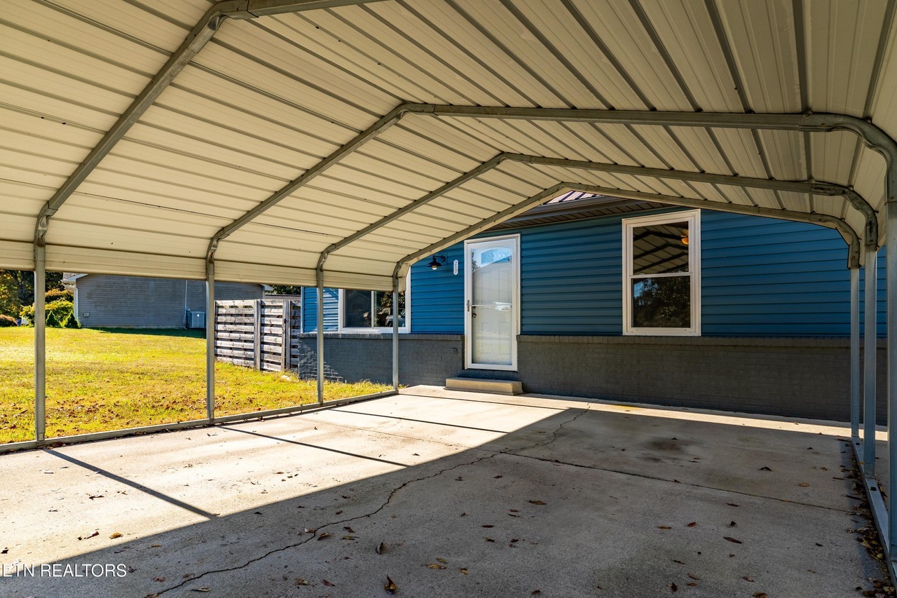 217 Carr Rd - Photo 5 of 6