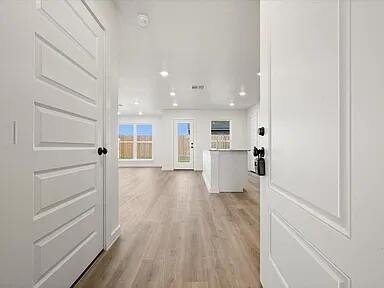 305 E 24th St - Photo 2 of 17