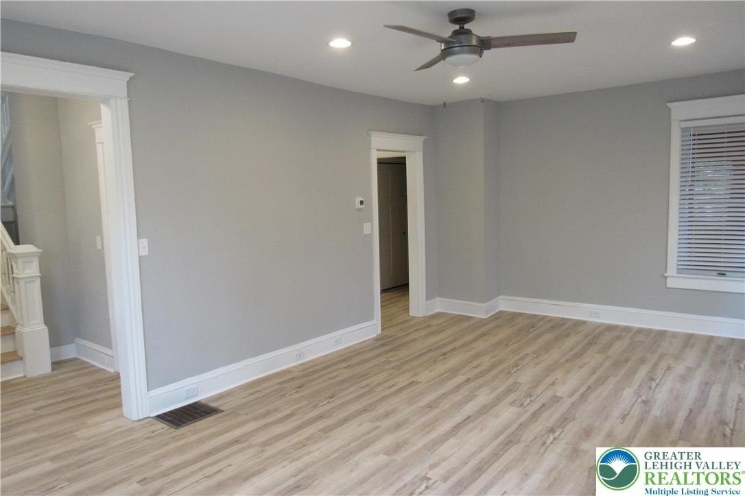 627 Coleman St - Photo 2 of 16