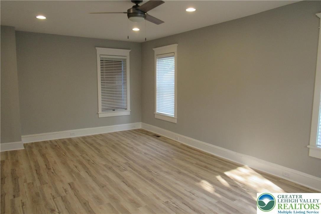 627 Coleman St - Photo 4 of 16