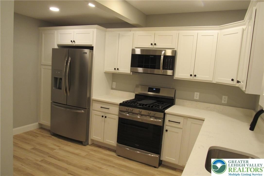 627 Coleman St - Photo 6 of 16
