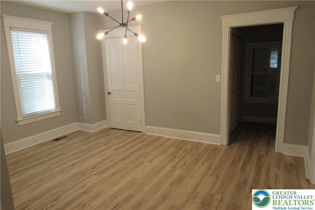 627 Coleman St - Photo 7 of 16