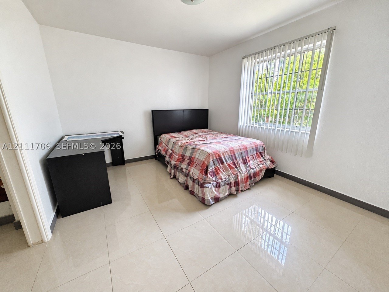 2222 Sw 19th Ave - Photo 7 of 12