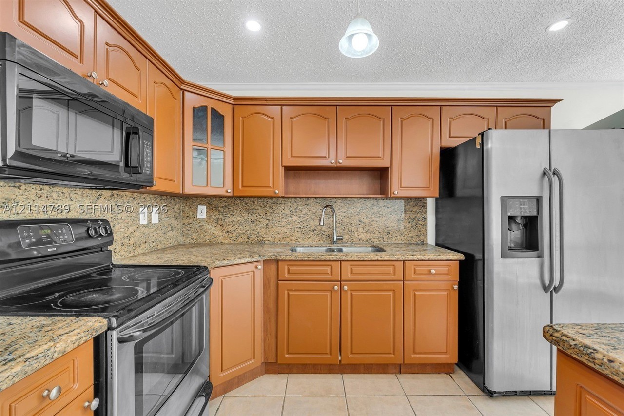 752 Sw 99th Court Cir - Photo 3 of 49