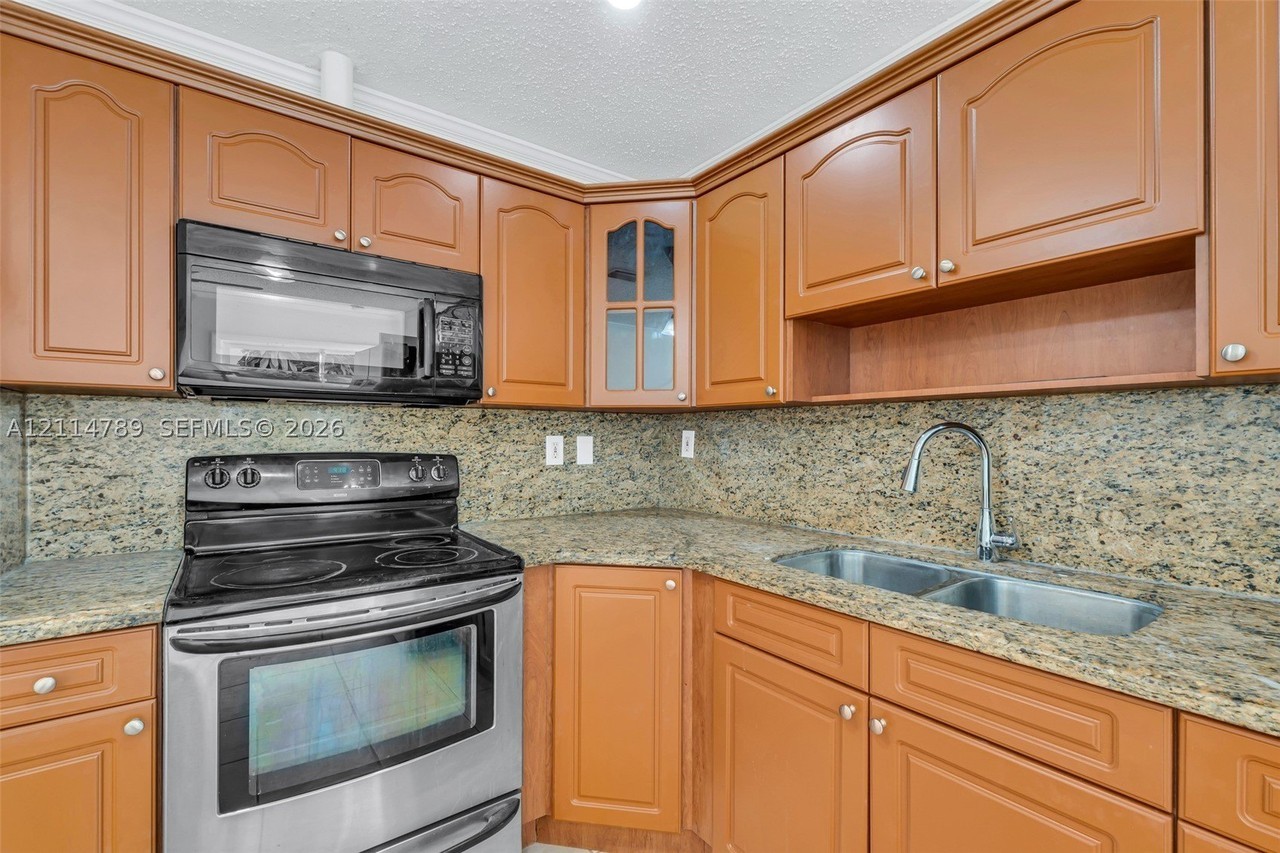 752 Sw 99th Court Cir - Photo 4 of 49