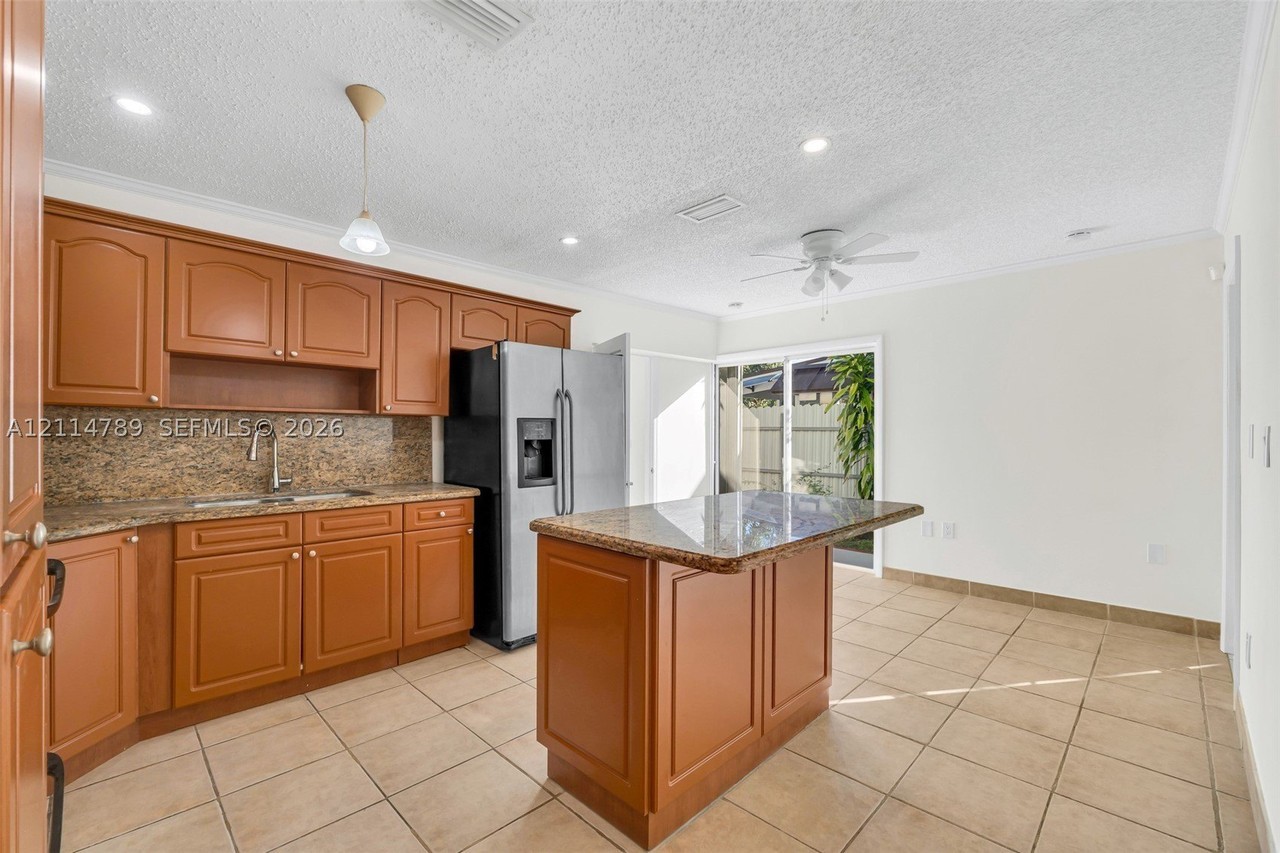 752 Sw 99th Court Cir - Photo 6 of 49