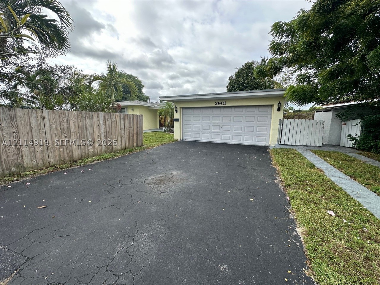 2901 Nw 9th Ter - Photo 6 of 28