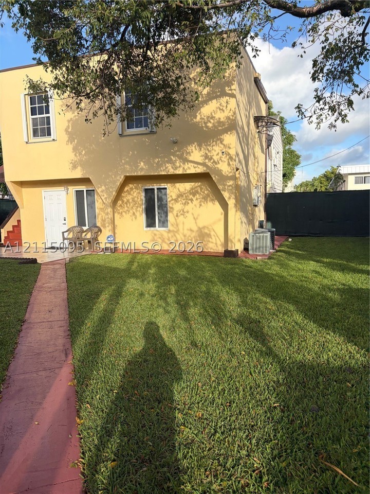 1919 Sw 17th Ct - Photo 4 of 26