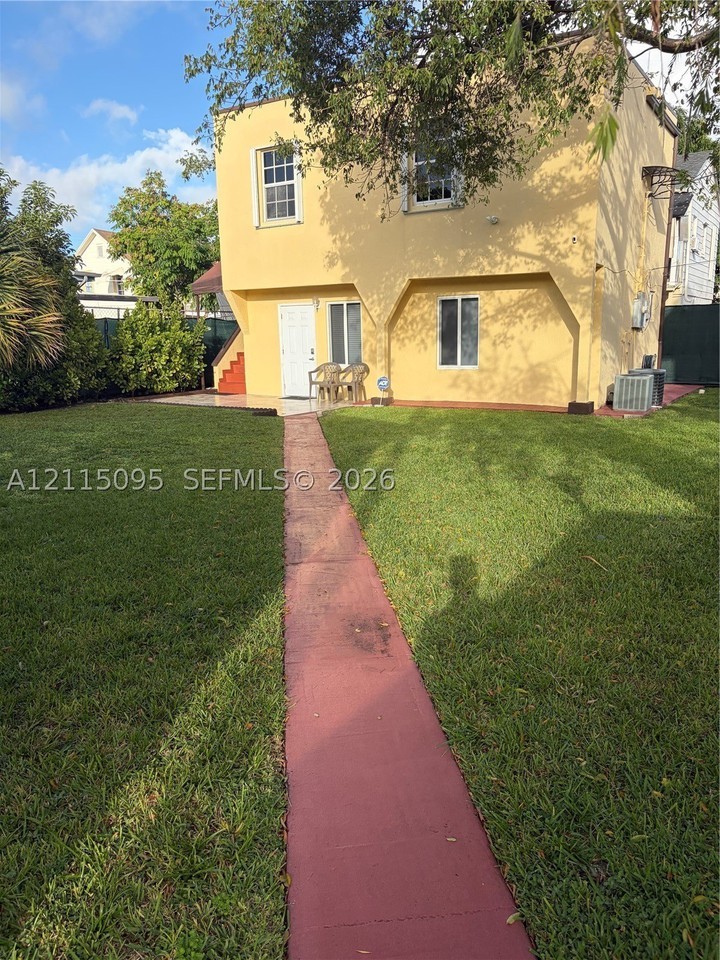 1919 Sw 17th Ct - Photo 5 of 26