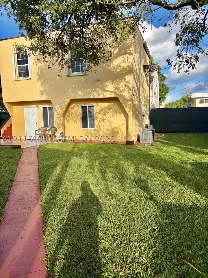 1919 Sw 17th Ct - Photo 6 of 26