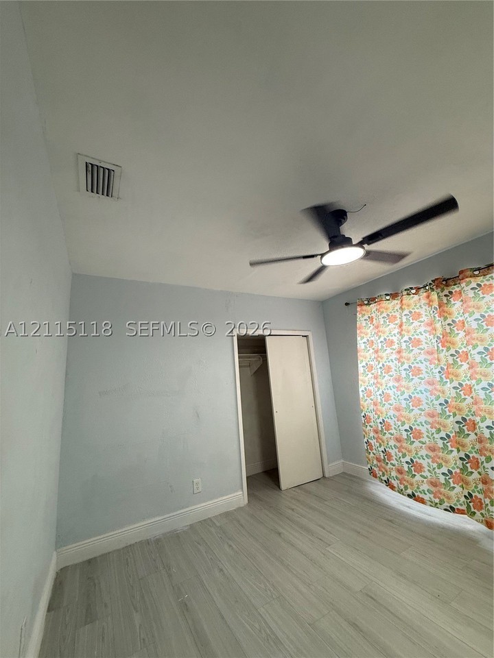 2816 Sw 4th Pl #A - Photo 3 of 6