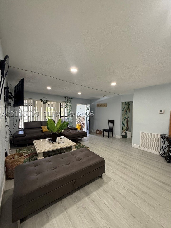 2816 Sw 4th Pl #A - Photo 6 of 6