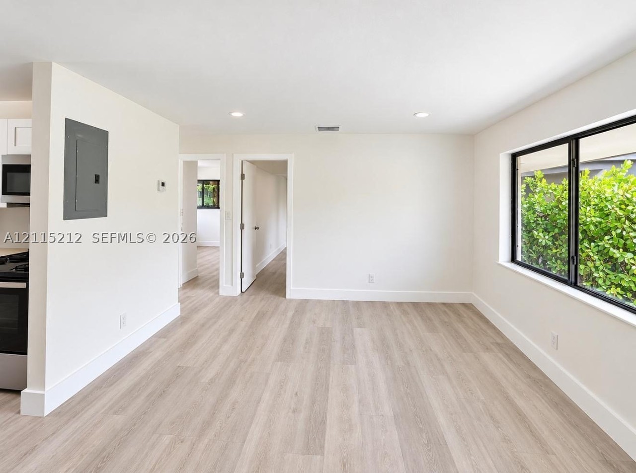 1949 Riverside Dr #2 - Photo 5 of 10