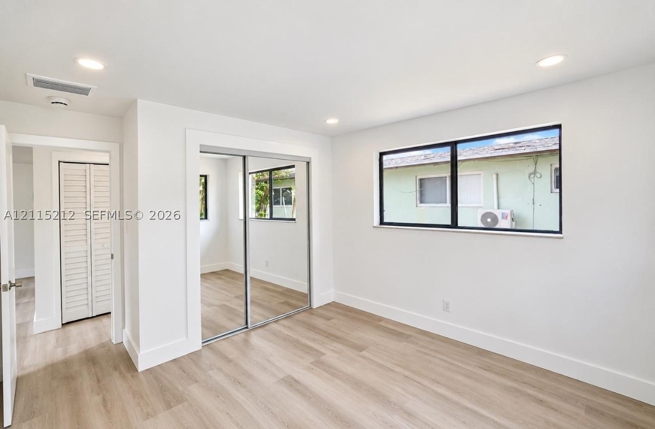 1949 Riverside Dr #2 - Photo 6 of 10