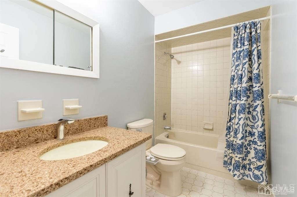 810 Woodbridge Commons Way - Photo 4 of 6
