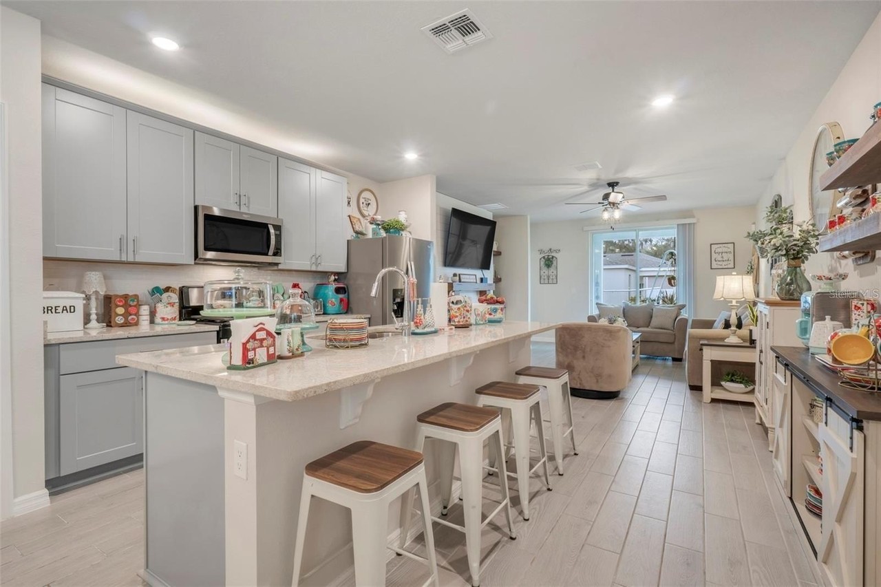 3328 Curlew Ave - Photo 4 of 9