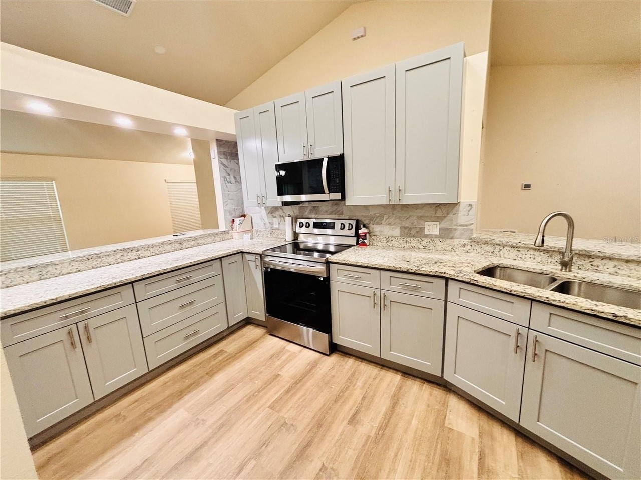 8444 Fort Clinch Ave - Photo 6 of 17