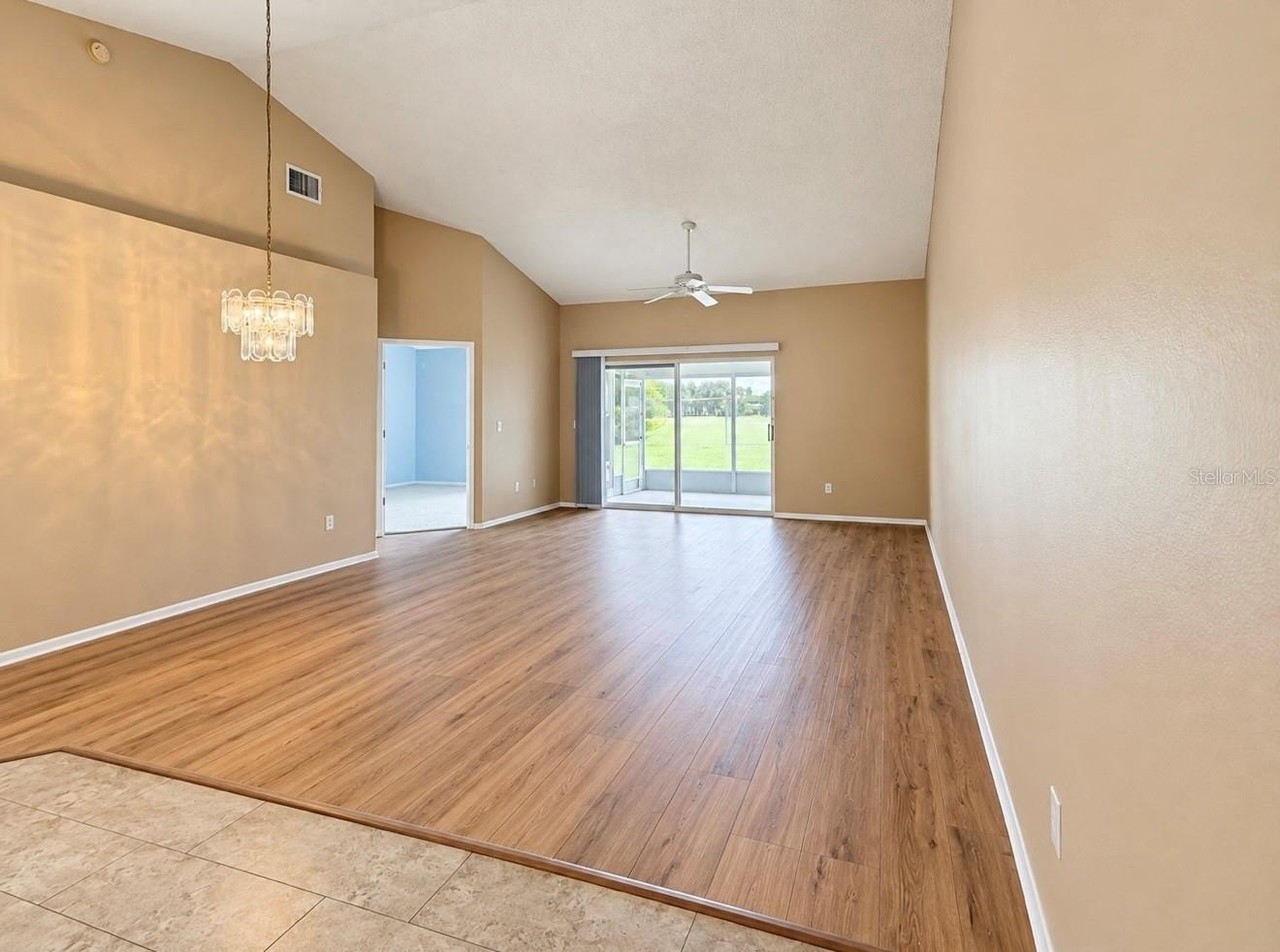 2379 Bentley Dr - Photo 7 of 36