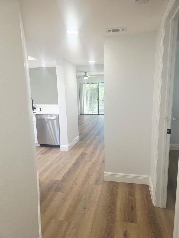 6125 113th St #505 - Photo 2 of 27