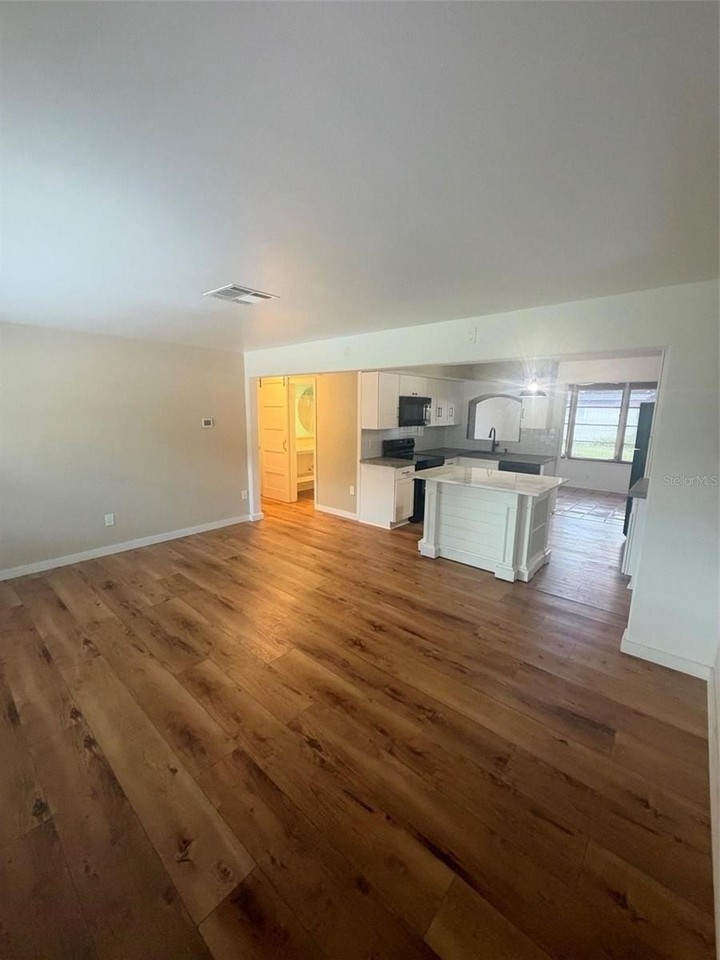 1738 Santa Anna Dr - Photo 2 of 20