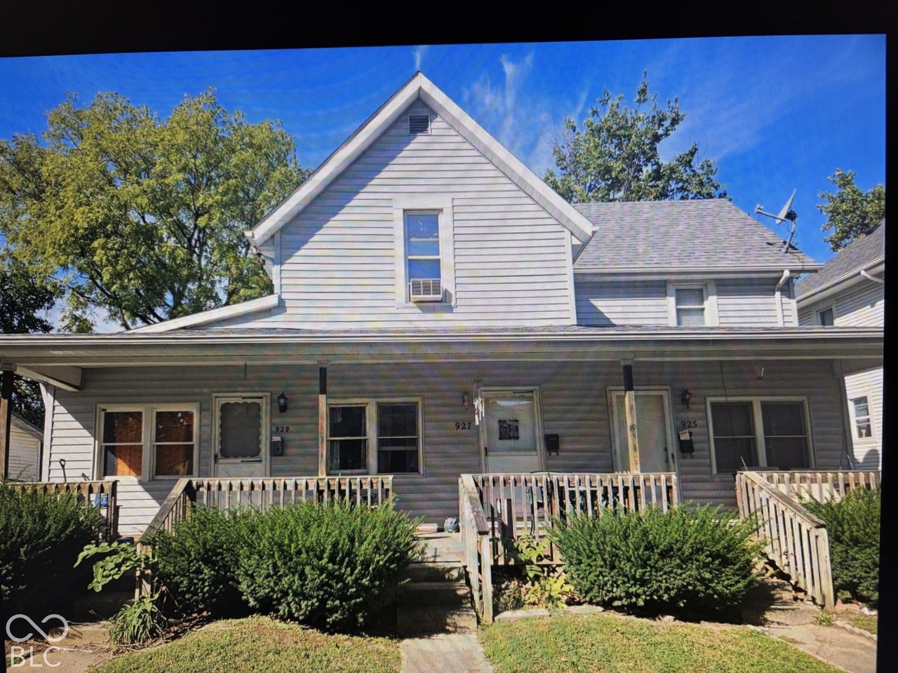 925 S Main St