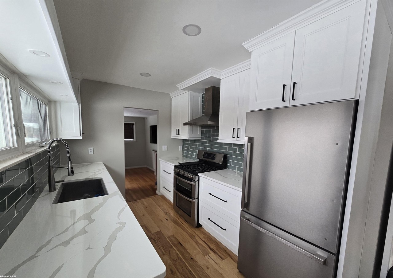 22324 Spitzley St - Photo 4 of 17