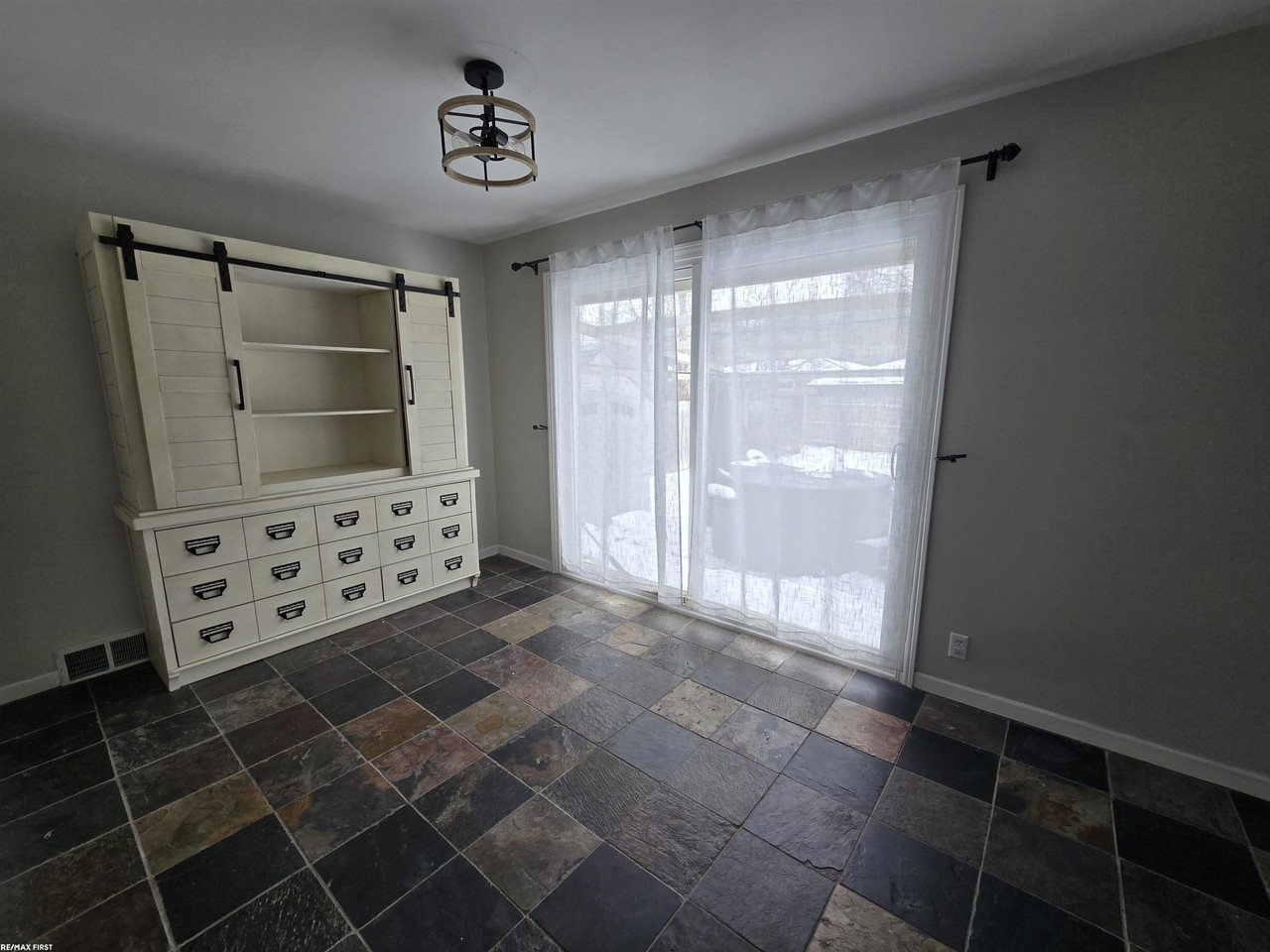 22324 Spitzley St - Photo 7 of 17