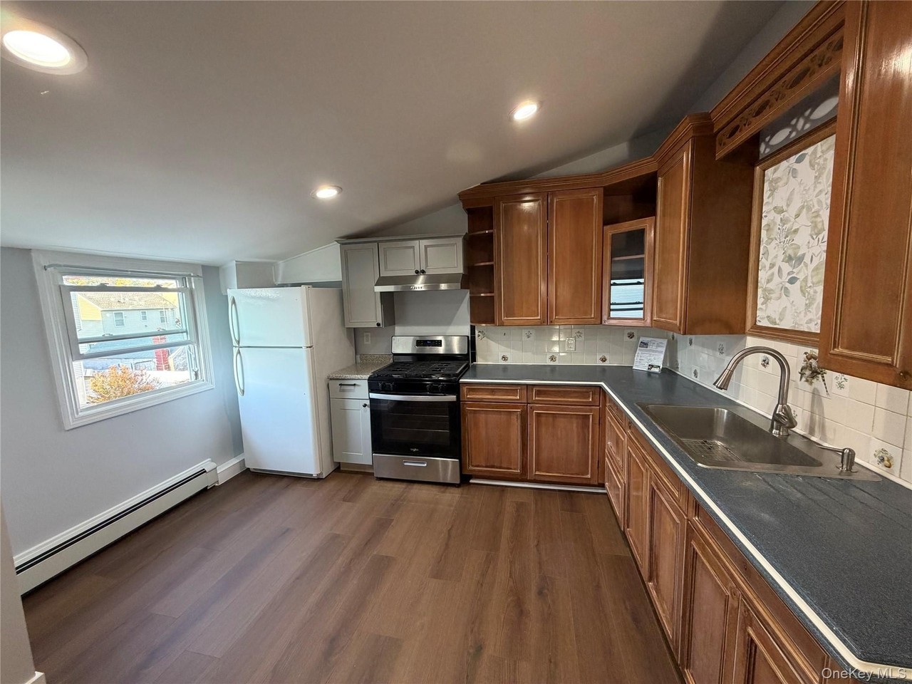 243 Center Ave #3 - Photo 2 of 17
