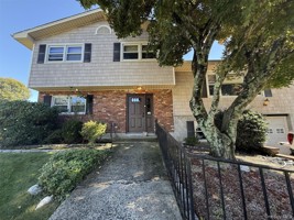 featured image of 7 Woodlands Ave N