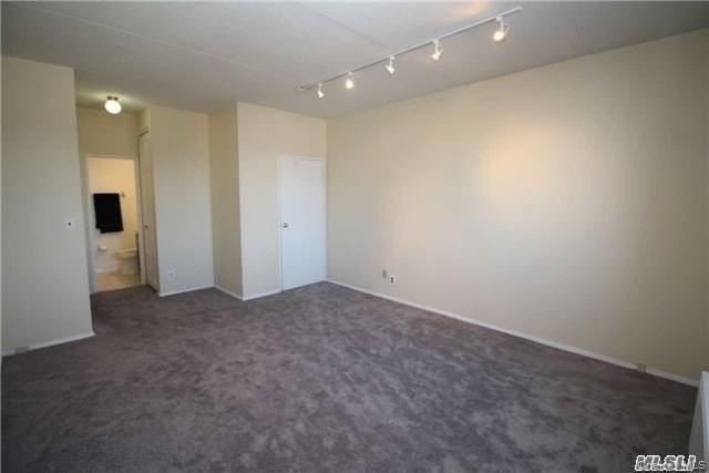 31 Casino St #4B - Photo 3 of 5