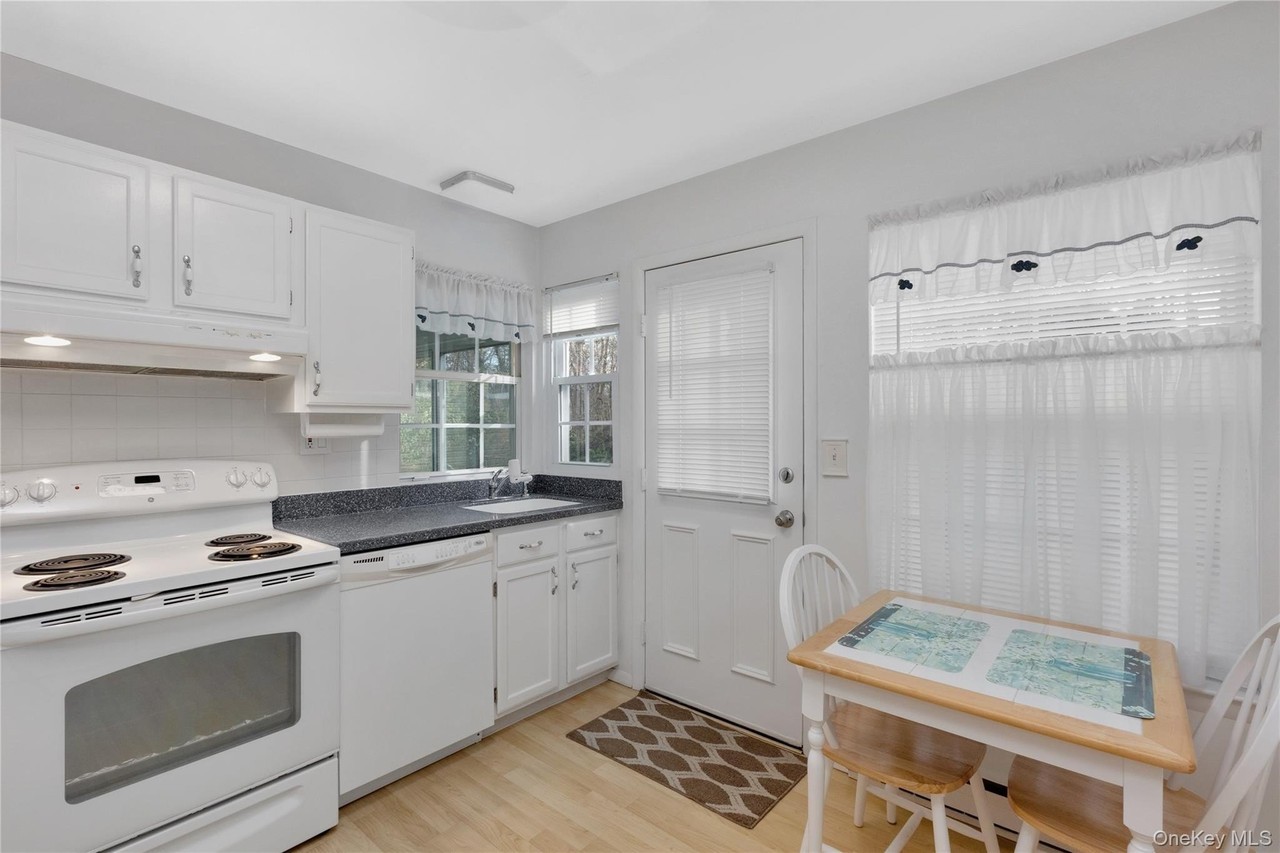 231 Belfast Ln - Photo 6 of 16