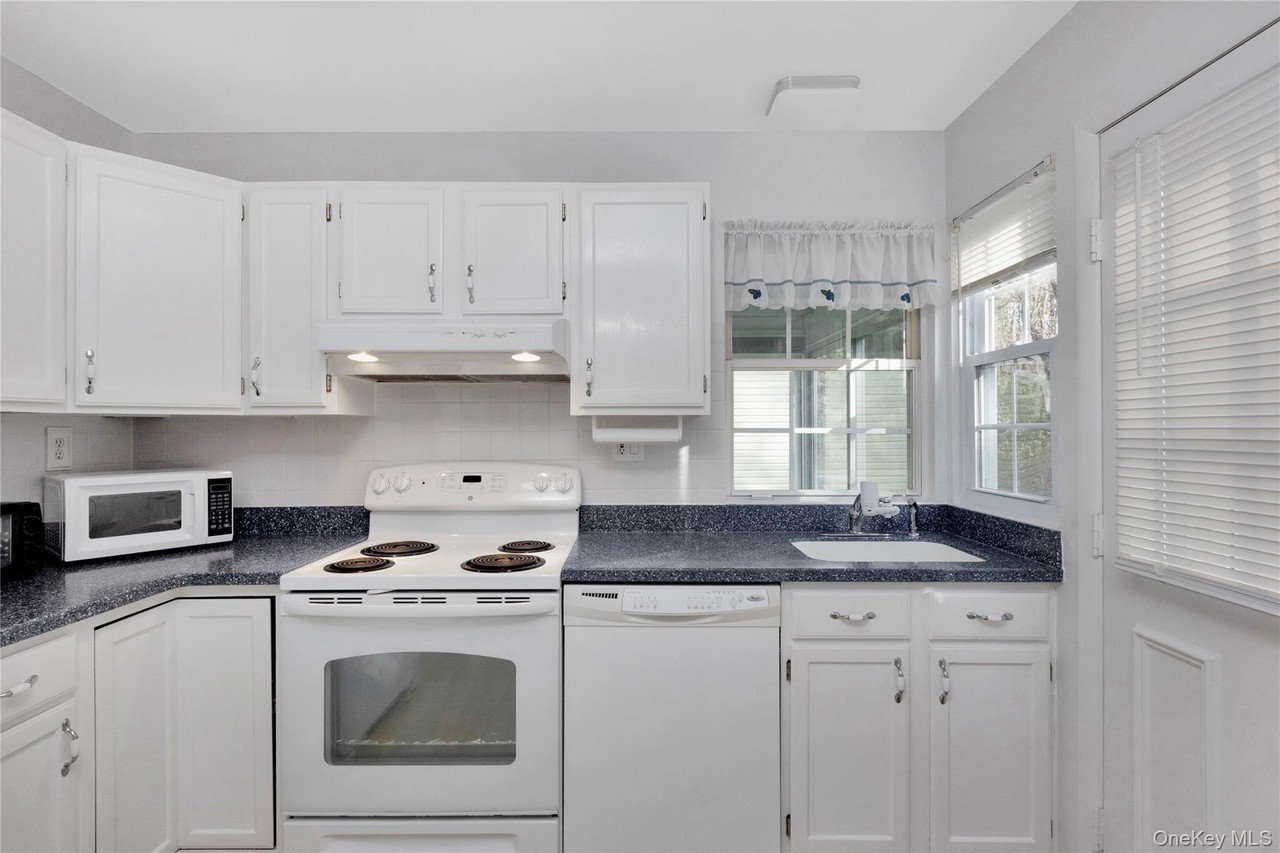 231 Belfast Ln - Photo 7 of 16