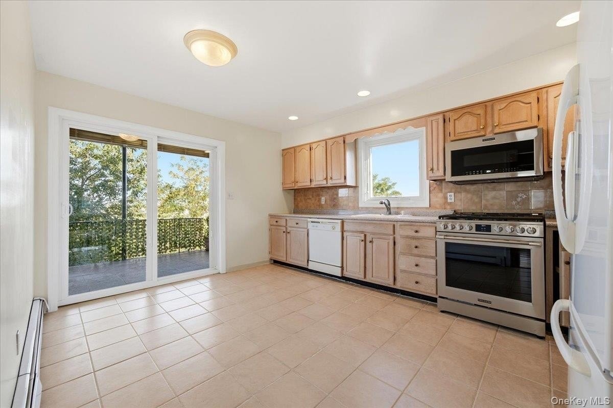 98 Staunton St #1 - Photo 7 of 15