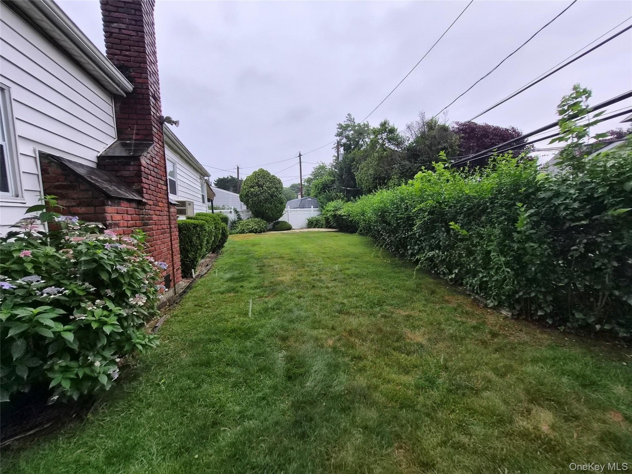 1733 Meadow Ct - Photo 4 of 24