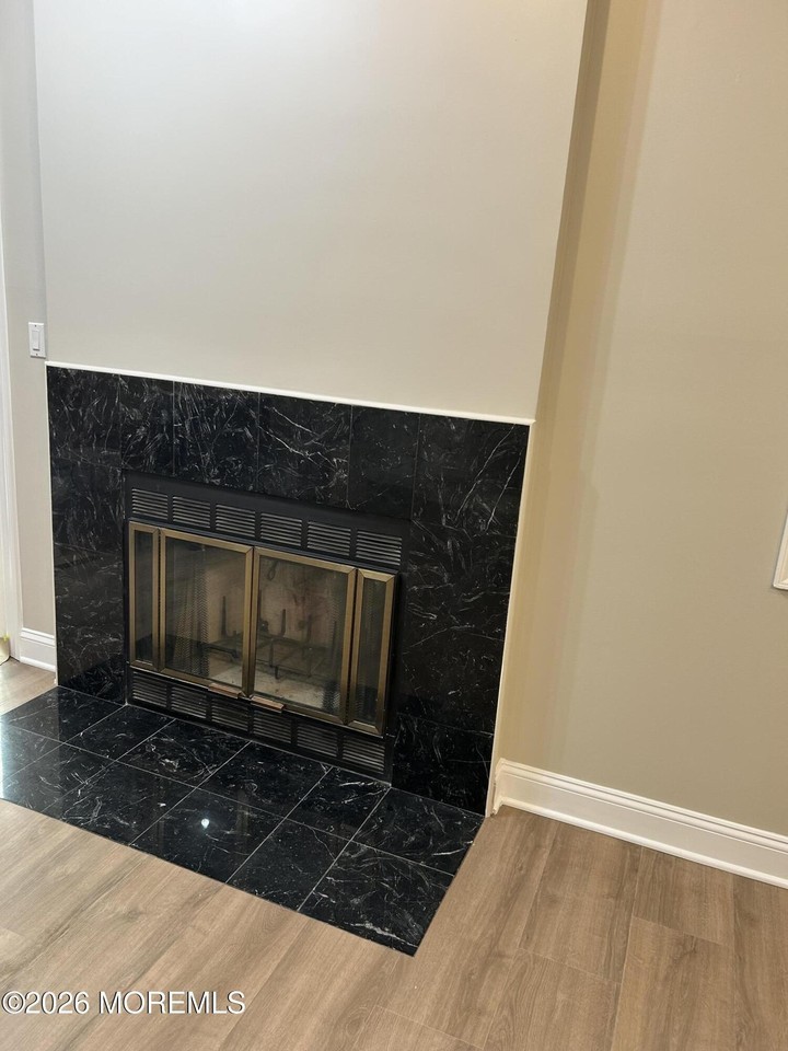 136 Tangerine Dr - Photo 4 of 12