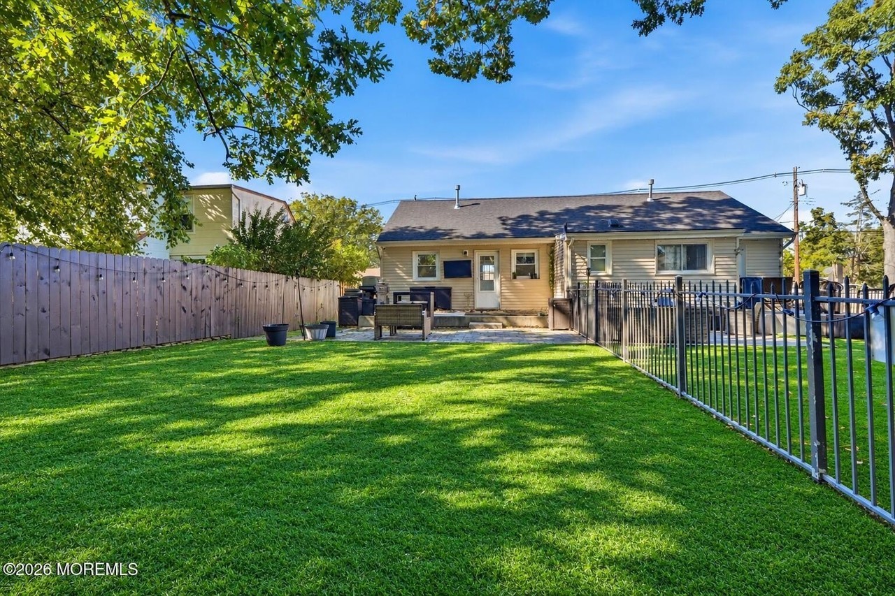 908 Sunset Ave - Photo 2 of 14