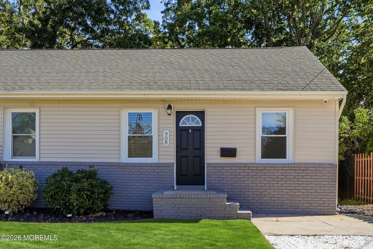 908 Sunset Ave - Photo 3 of 14
