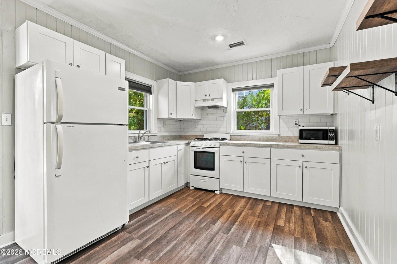 908 Sunset Ave - Photo 4 of 14