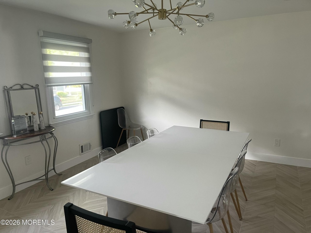 1202 Thomas Ave - Photo 4 of 11