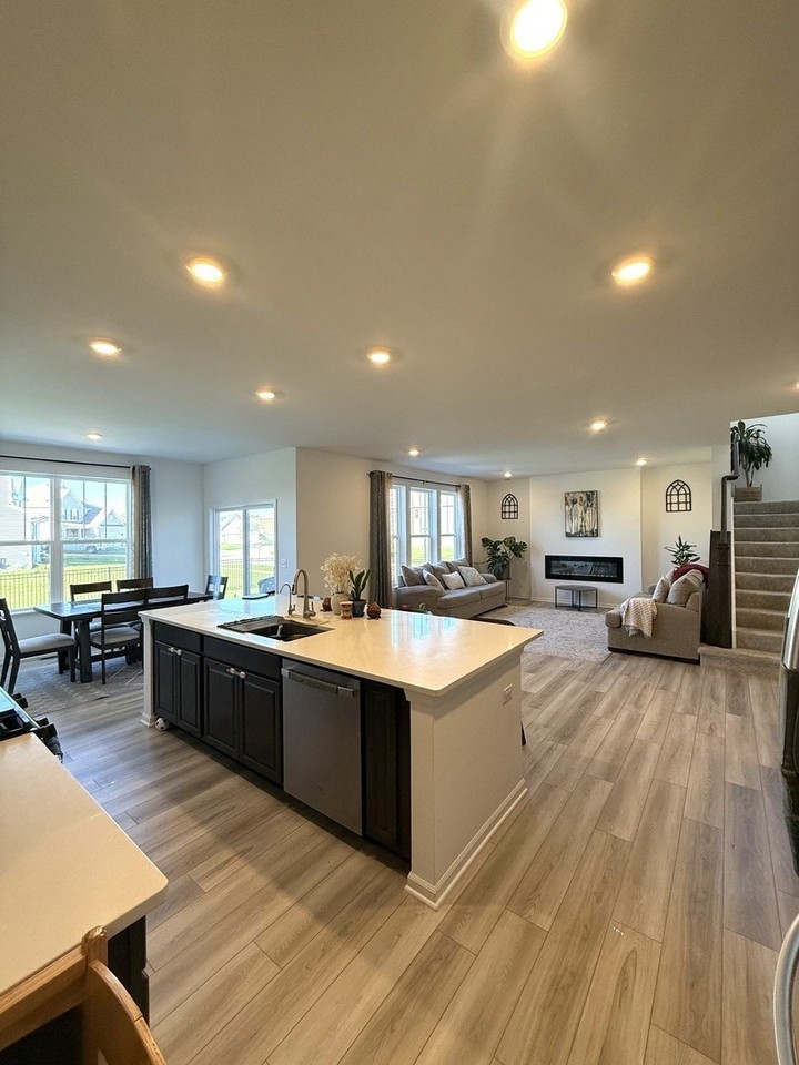 120 Ellis Rd - Photo 3 of 19