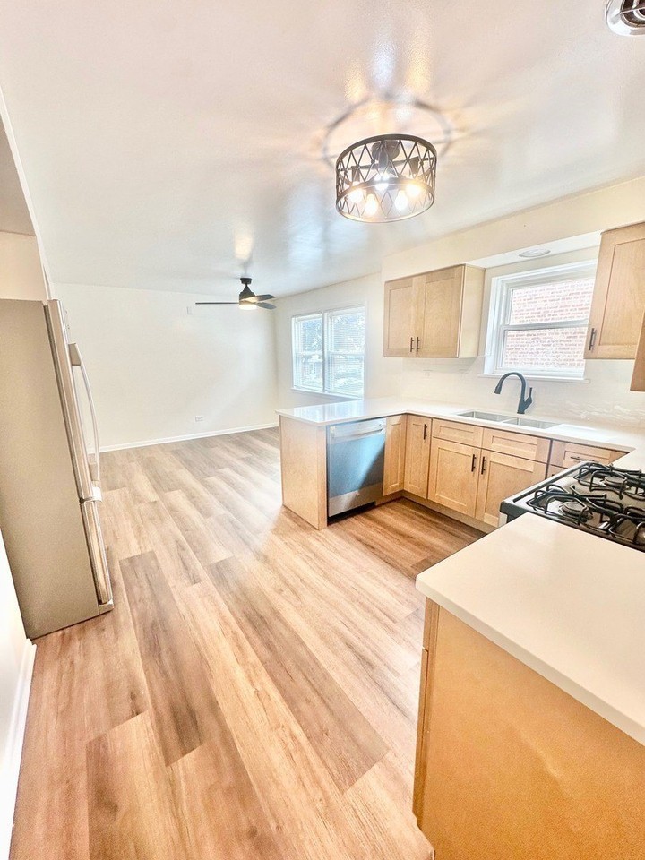 4636 N Sayre Ave #2 - Photo 3 of 12