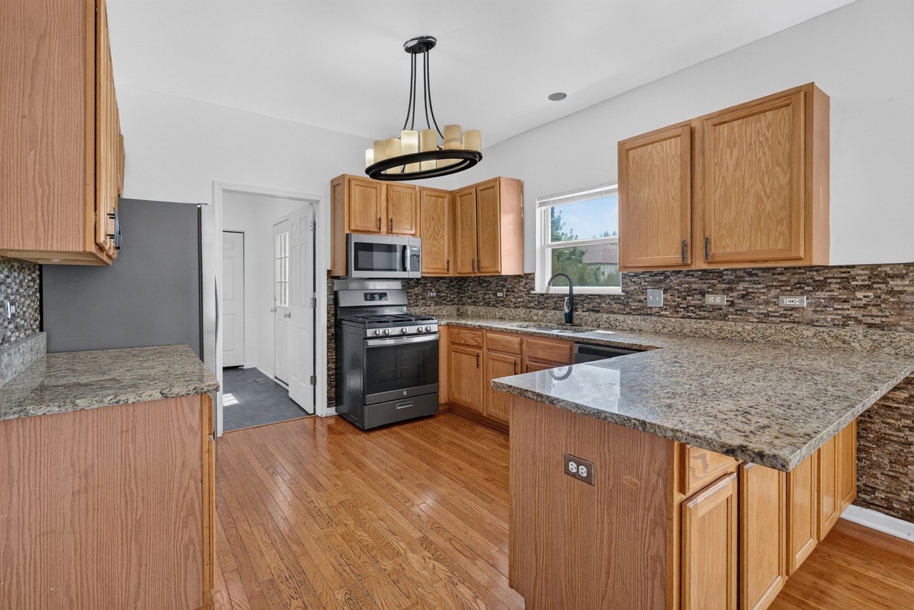502 Crystal Ct - Photo 2 of 46